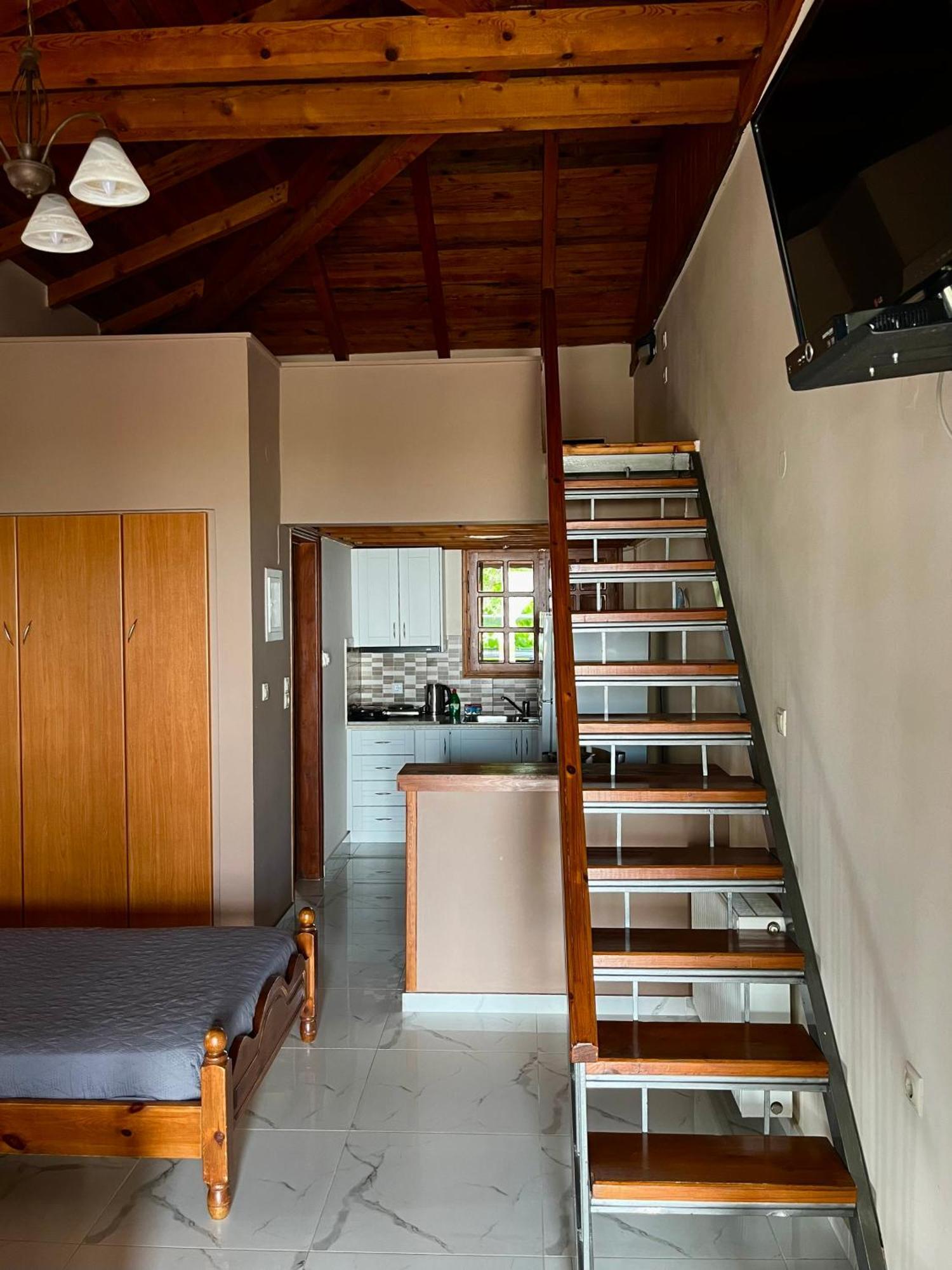 Studios Resbithas Gythio Ngoại thất bức ảnh